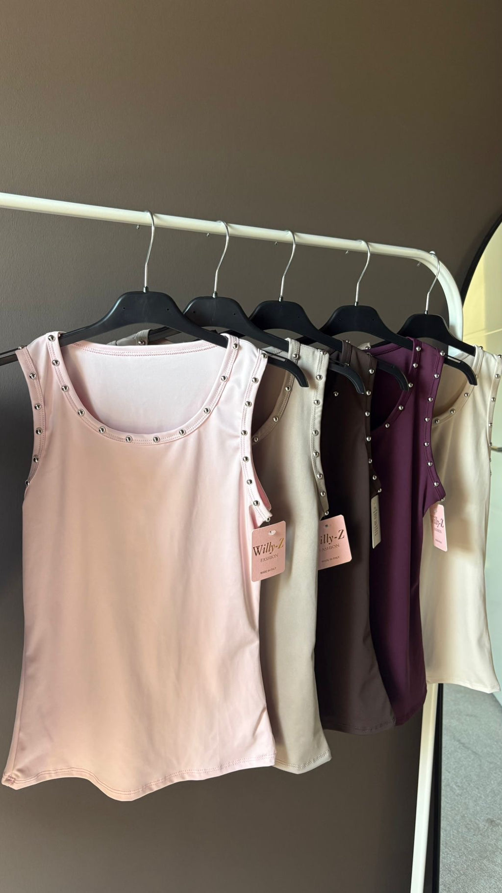 Studs Top | Verkrijgbaar in 5 Kleuren