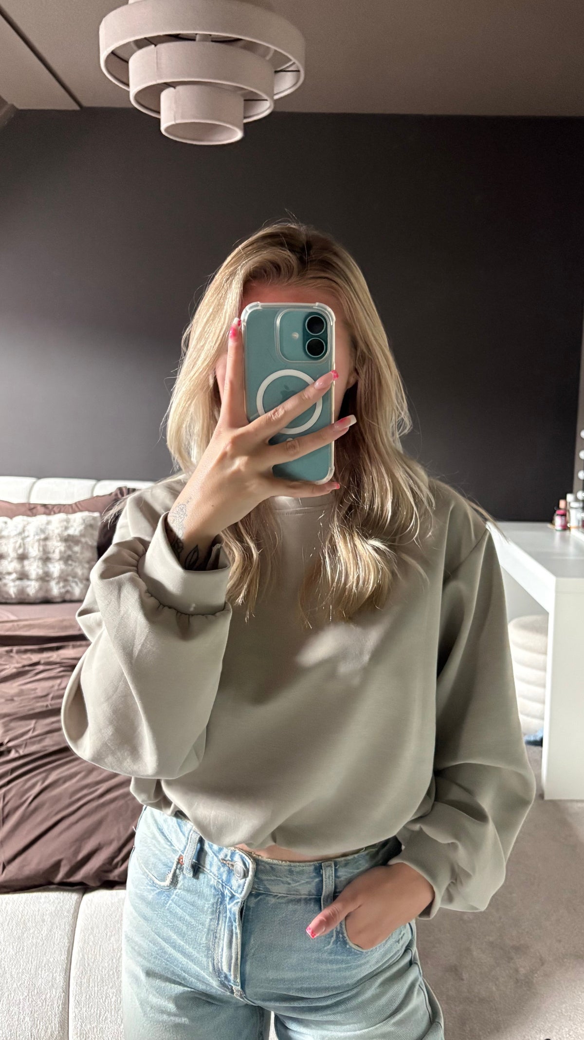 Basic puff sweater